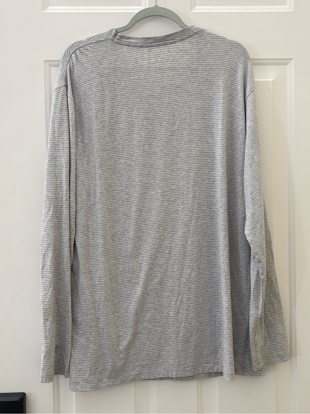Coolibar Morada Everyday T-Shirt Long Sleeve Gray White Striped L UPF Protection - Picture 2 of 8